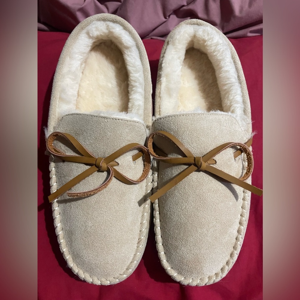 Cozy Women's Cream Suede Shearling Moccasin Slippers
